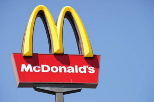 McDonald’s cerca 40 persone per rafforzare i team di alcuni ristoranti di Roma