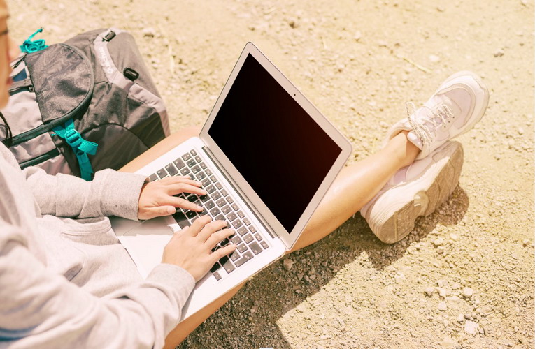 Lavoro e vacanze: perché è così difficile staccare davvero la spina?