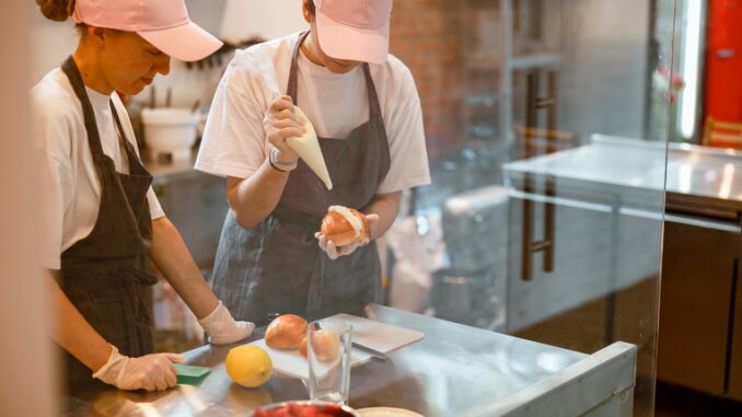 Lavoro grigio e contratti irregolari: quali sono e come riconoscerli