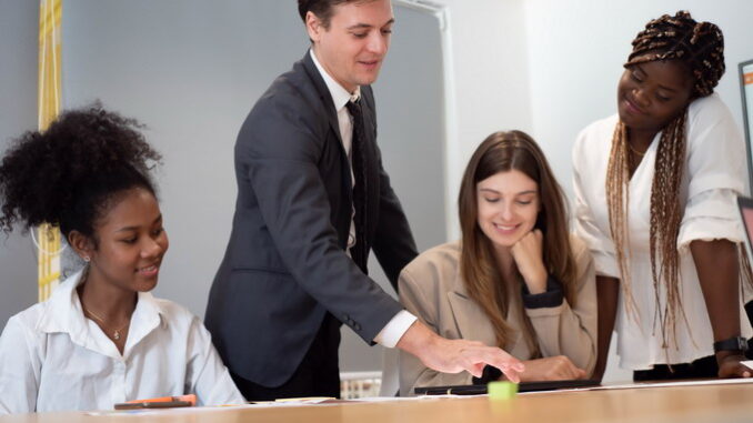 Autoconsapevolezza e crescita personale: il punto di partenza per le soft skills Autoconsapevolezza e crescita personale: il punto di partenza per le soft skills